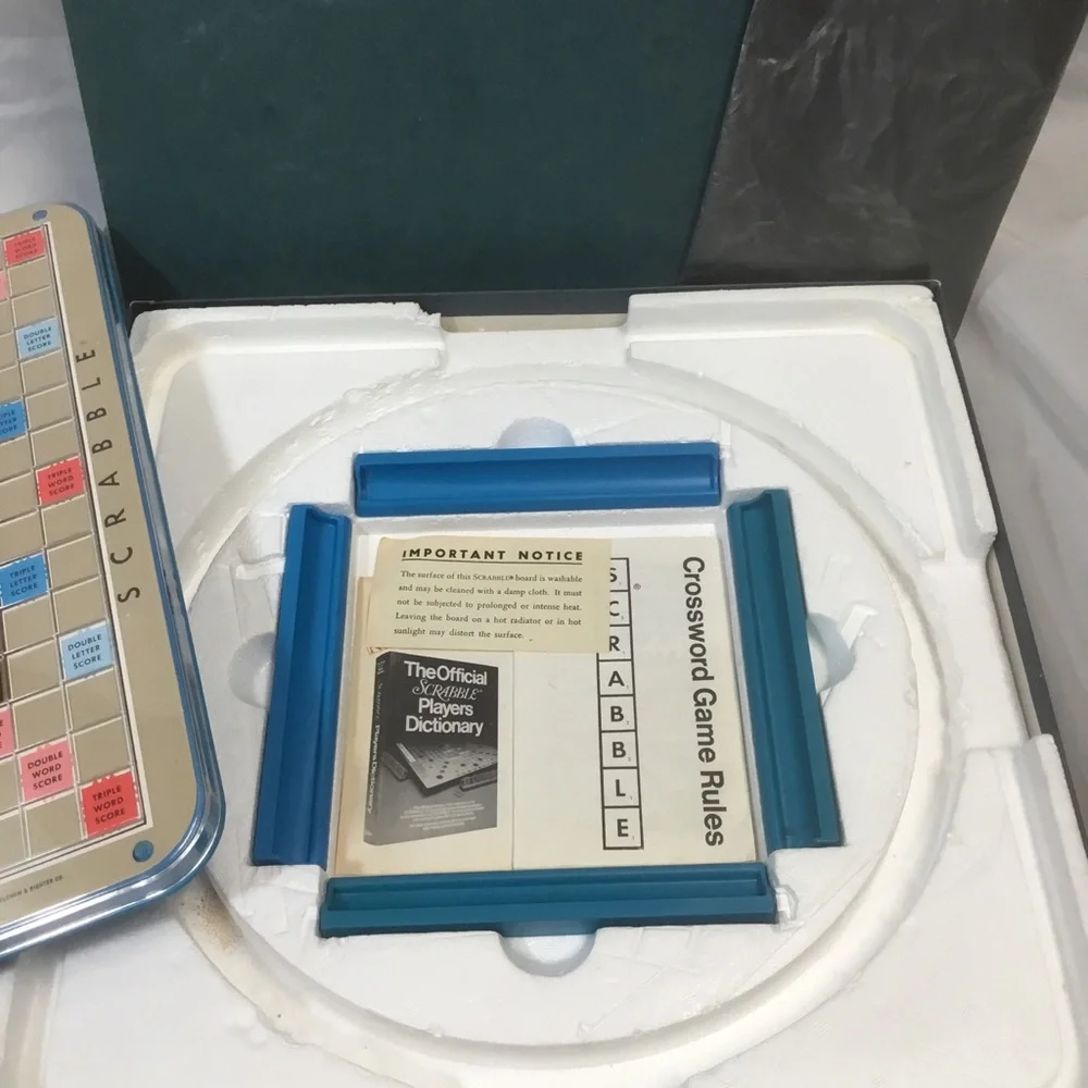Selchow & Righter vtg scrabble